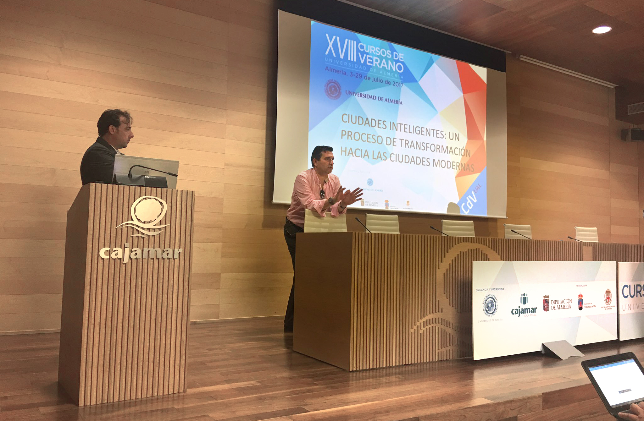 Pedro Antón, IECISA, Informática el Corte Inglés y WiFi.PRO, comparten ponencia en la jornada de Ciudades Inteligentes. Curso de Verano Universidad de Almería.